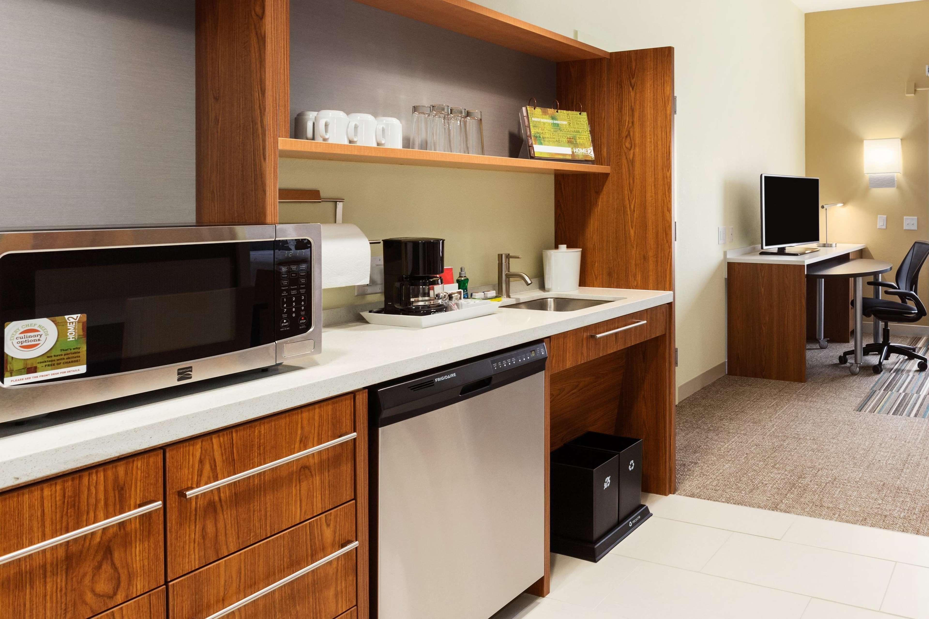 Home2 Suites By Hilton Omaha West Экстерьер фото