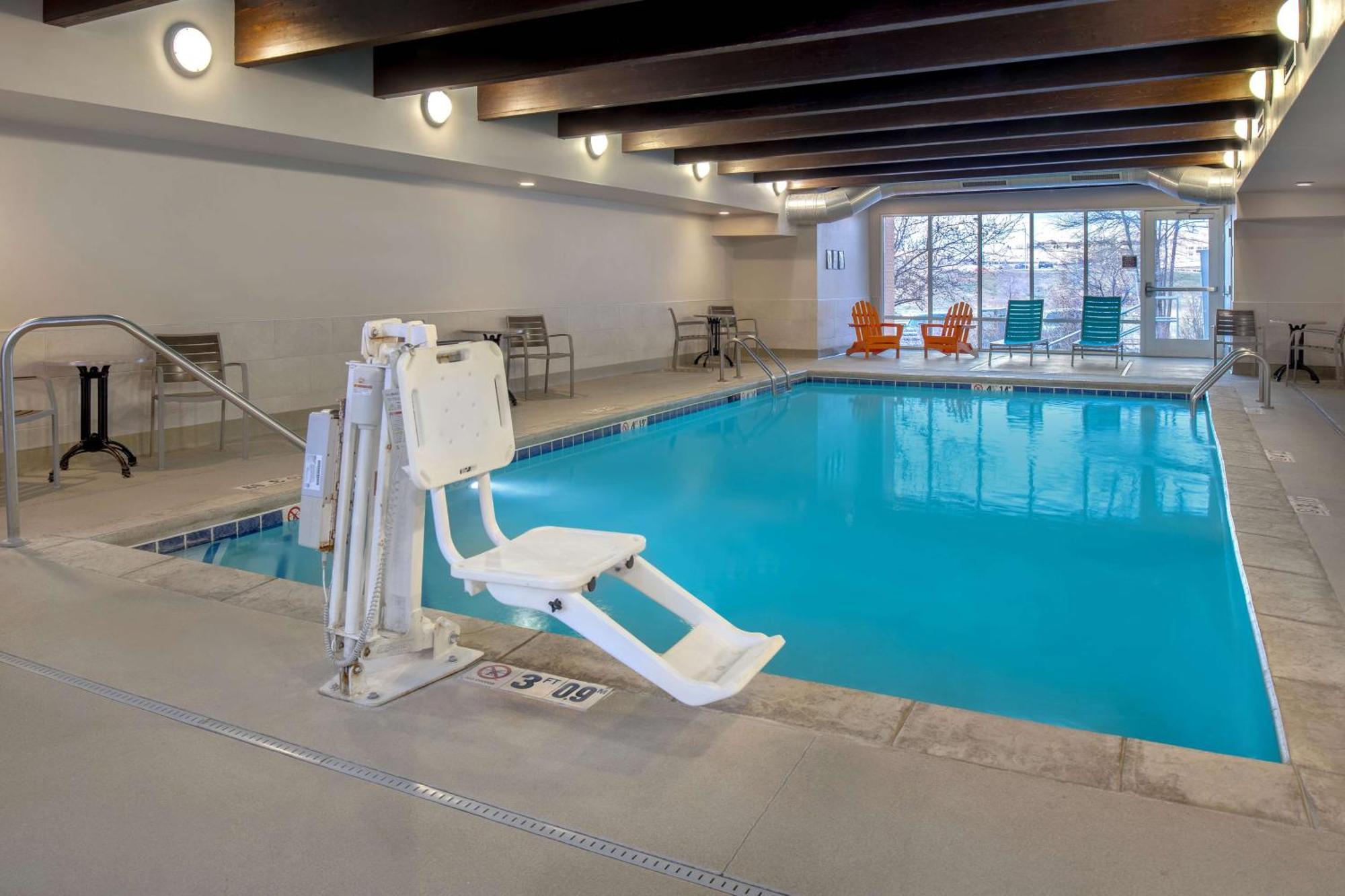Home2 Suites By Hilton Omaha West Экстерьер фото
