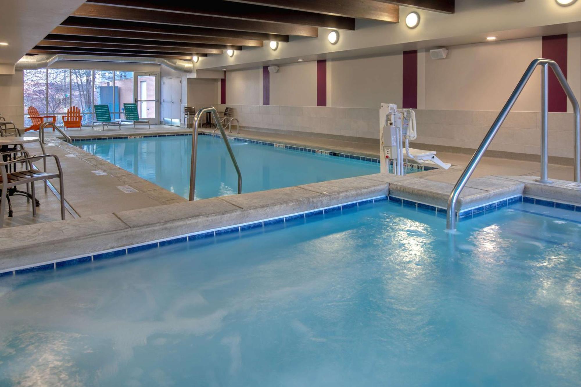 Home2 Suites By Hilton Omaha West Экстерьер фото